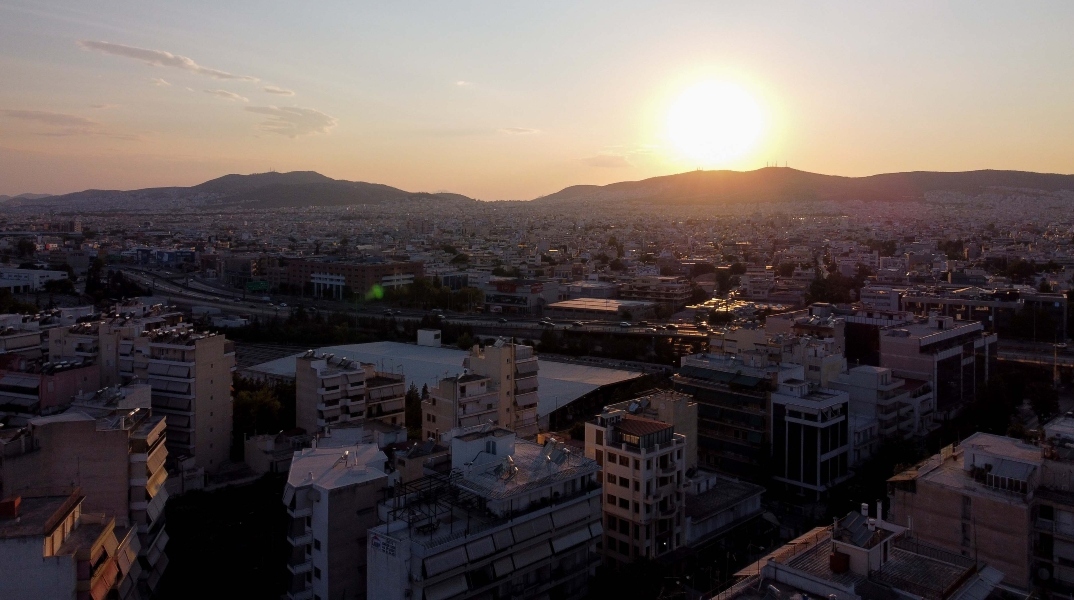 Πολυκατοικίες, ηλιοβασιλεμα