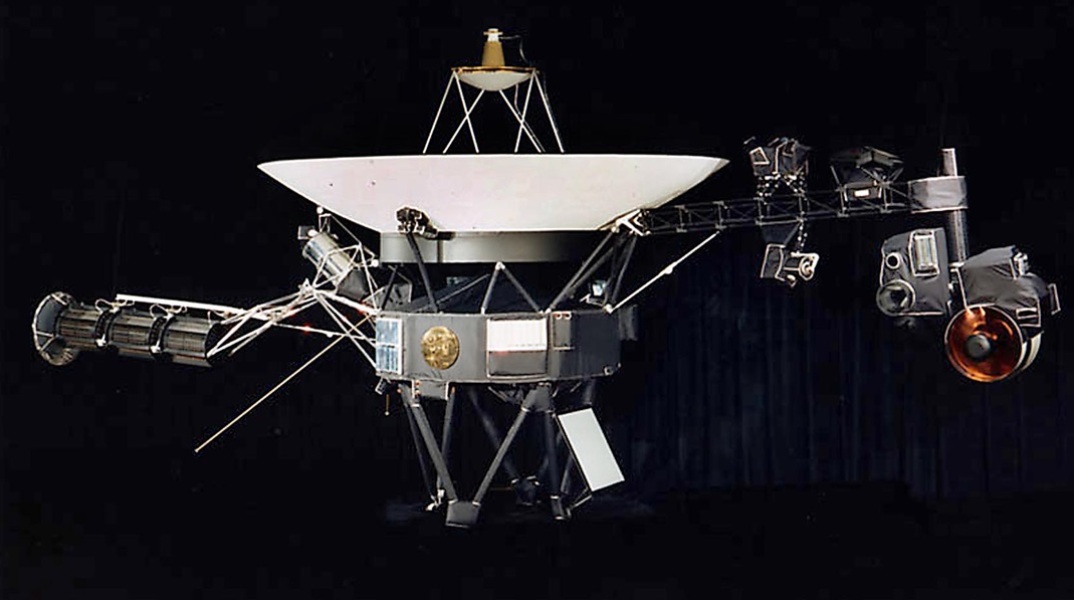Το Voyager 1 ήρθε ξανά σε επαφή με τη NASA με ραδιοπομπό που δεν έχει χρησιμοποιηθεί 43 χρόνια