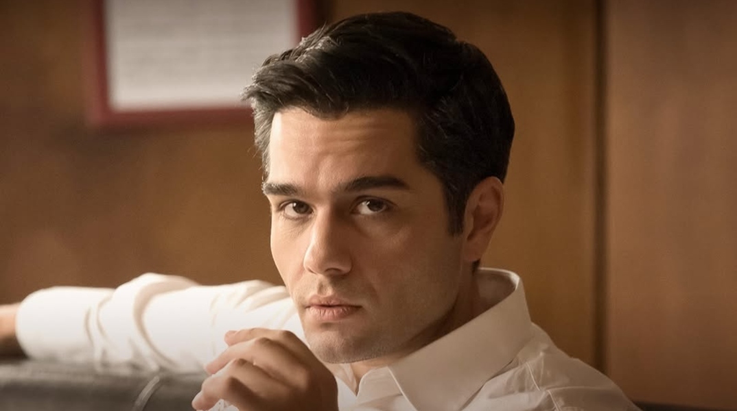 Ο Χρήστος Μάστορας στον ρόλο του Στέλιου Καζαντζίδη