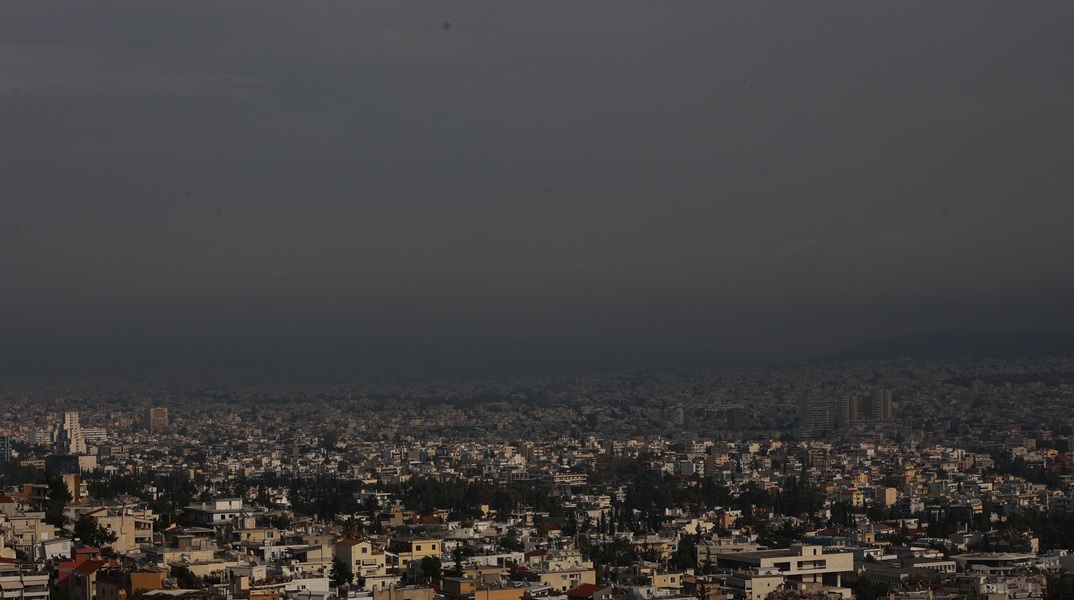 Καιρός: Βαρομετρικό χαμηλό φέρνει, καταιγίδες, κρύο και χιονοπτώσεις το Σαββατοκύριακο