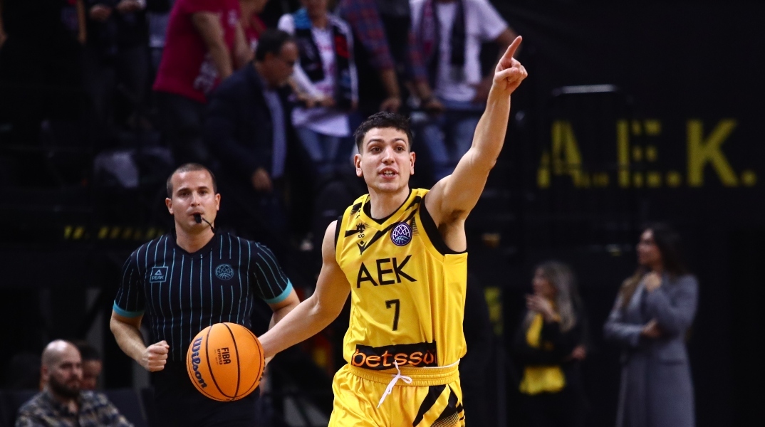 παιχτης μπασκετ 