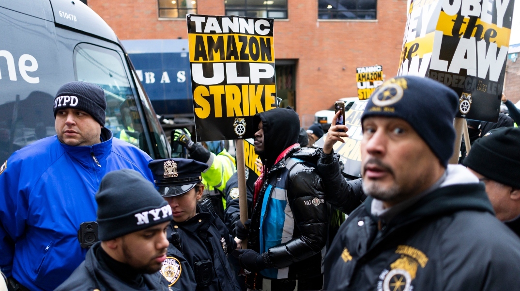 εργαζόμενοι της Amazon απεργούν