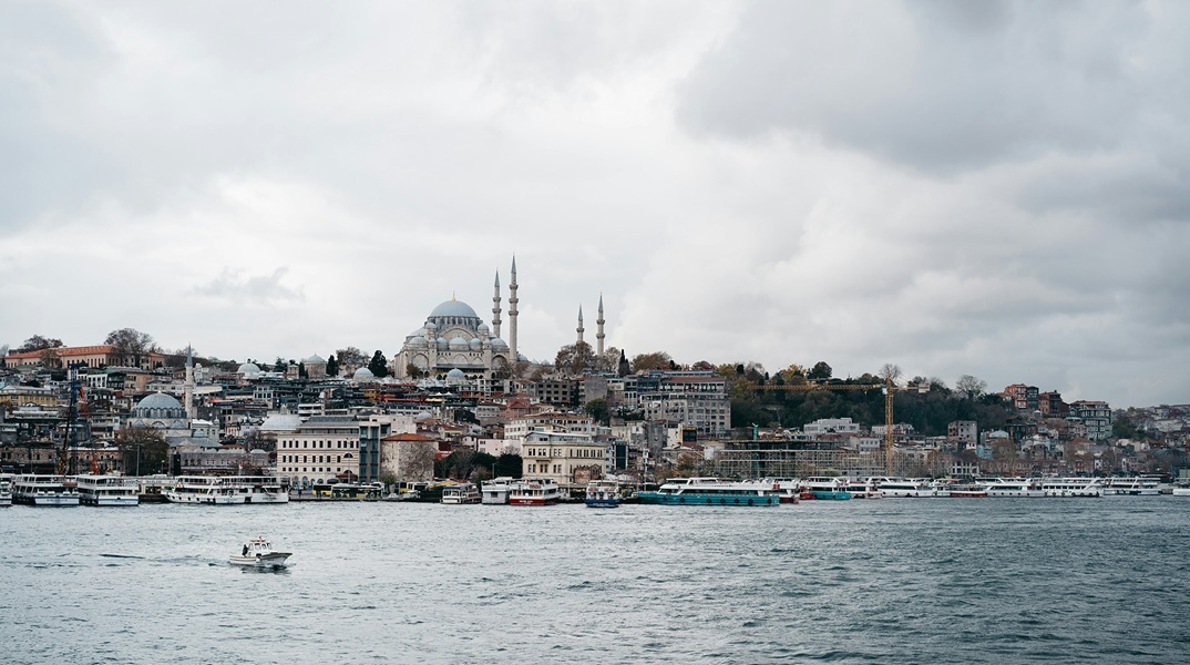 Αθωώθηκε η Ελληνίδα που ήταν εγκλωβισμένη στην Κωνσταντινούπολη για μήνες