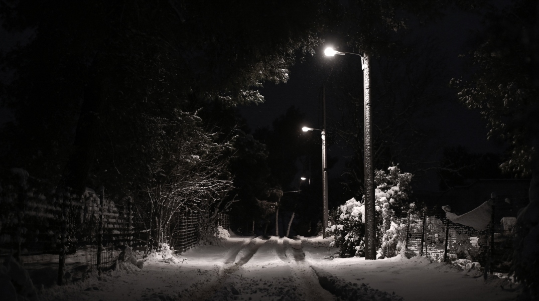 χιονια, δρομος, οχηματα, δεντρα