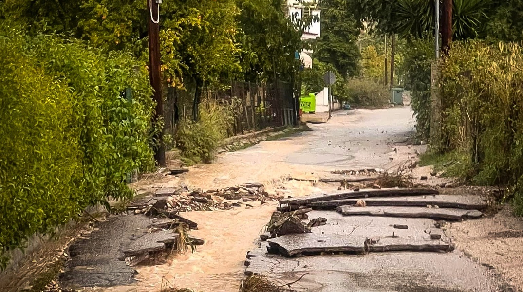 Ήχησε το 112 στην Εύβοια εξαιτίας της κακοκαιρίας - «Περιορίστε τις μετακινήσεις σας»