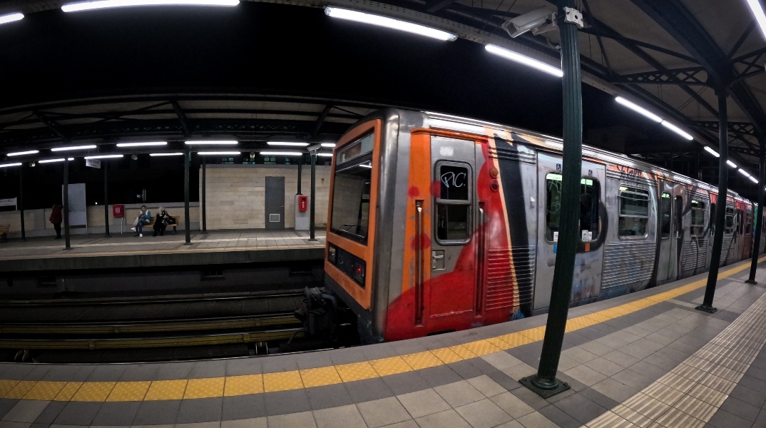 Μοσχάτο: Καπνοί σε βαγόνι του ηλεκτρικού