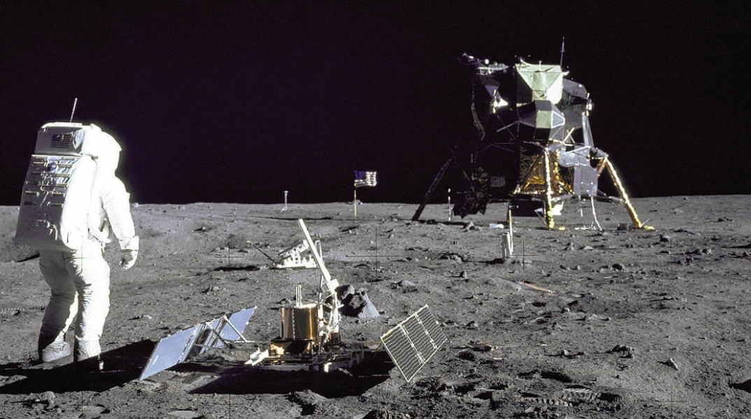 επιφανεια σεληνης, αστροναυτης, σεληνακατος