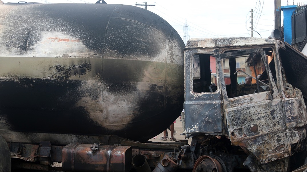 Τουλάχιστον 60 νεκροί από έκρηξη σε βυτιοφόρο στη Νιγηρία