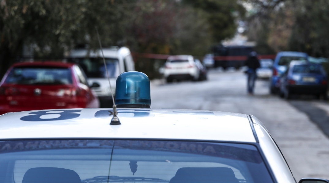 Άντρας στην Κω μαχαίρωσε τη σύζυγό του στον ύπνο της Περιπολικό της αστυνομίας