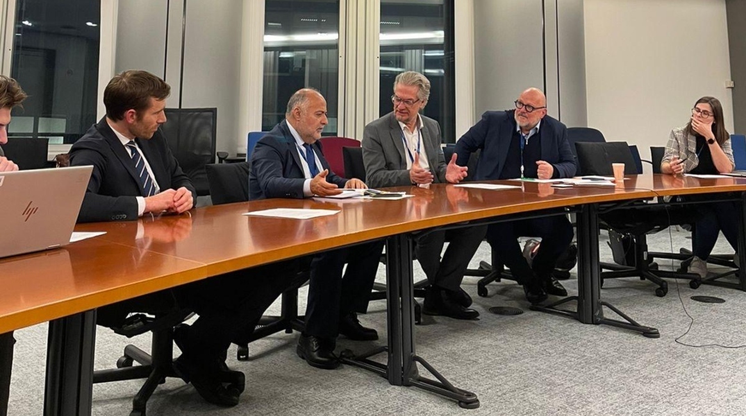 Ο Δημήτρης Τσιόδρας σε συνάντησή του με Ευρωβουλευτές στις Βρυξέλλες