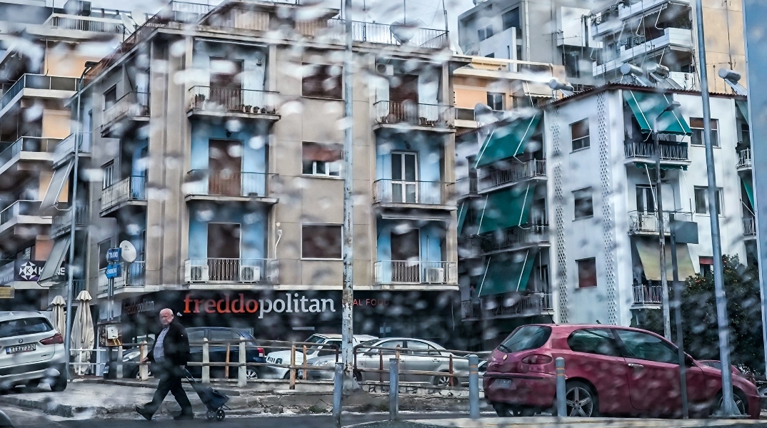 βροχη, περαστικοι