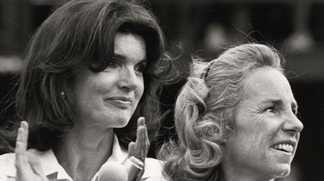 Οικογένεια Κένεντι: Η διαμάχη ανάμεσα στα ξαδέλφια έχει ρίζες στην αντιπαλότητα της Τζάκι με την Έθελ