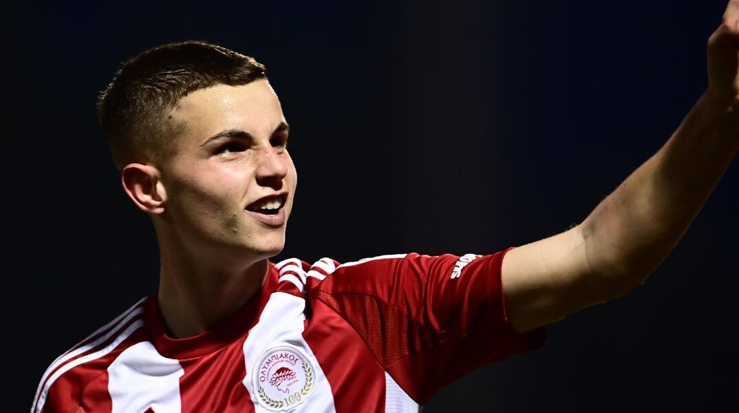 Super League: Ο Μουζακίτης τον γλίτωσε τον Ολυμπιακό στο 85'