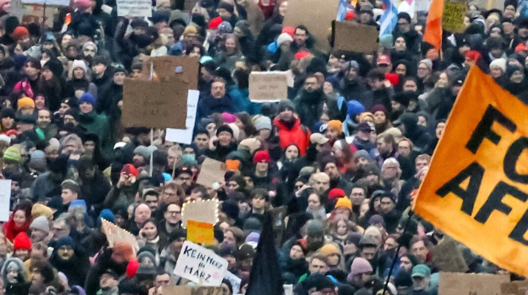 Βερολίνο: Περισσότερα από 160.000 άτομα διαδήλωσαν κατά της ακροδεξιάς