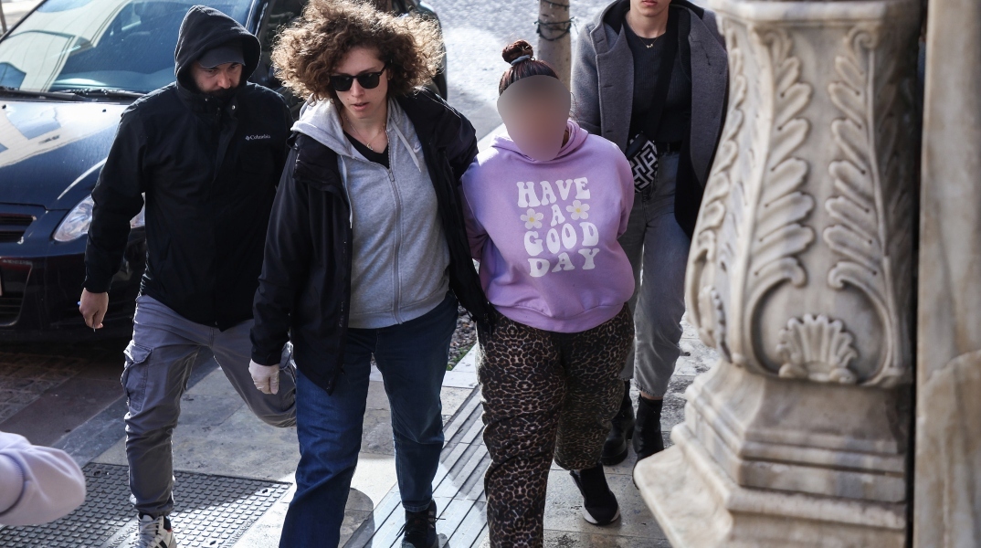 μεταφορα κρατουμενου, αστυνομικοι