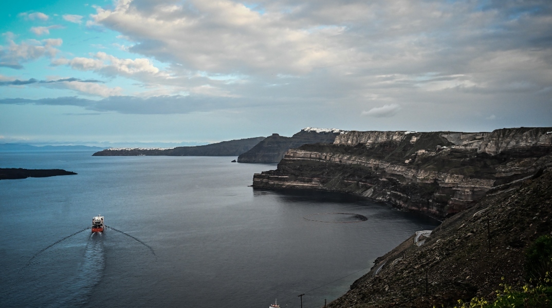 παραλια, θαλασσα, νησι, βουνο, πλοια