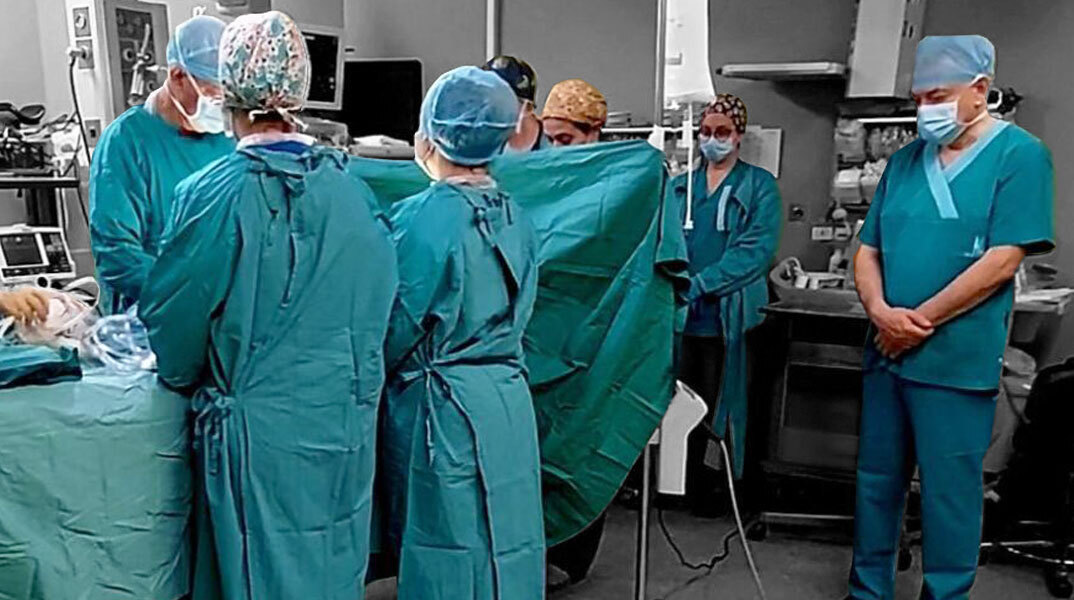 Οι γιατροί τήρησαν ενός λεπτού σιγή κατά τη διάρκεια της διαδικασίας αφαίρεσης των οργάνων του μικρού Άγγελου