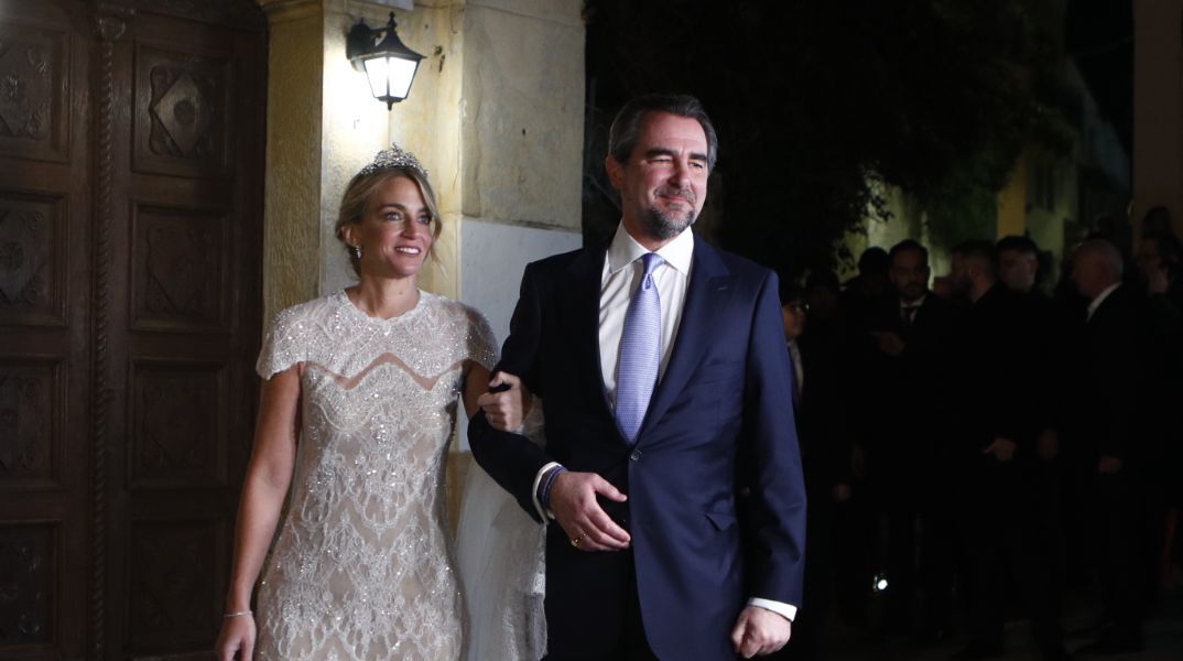 Νικόλαος Ντε Γκρες - Χρυσή Βαρδινογιάννη: Καρέ-καρέ ο λαμπερός γάμος τους Νικόλαος Ντε Γκρες - Χρυσή Βαρδινογιάννη: Καρέ-καρέ ο λαμπερός γάμος τους