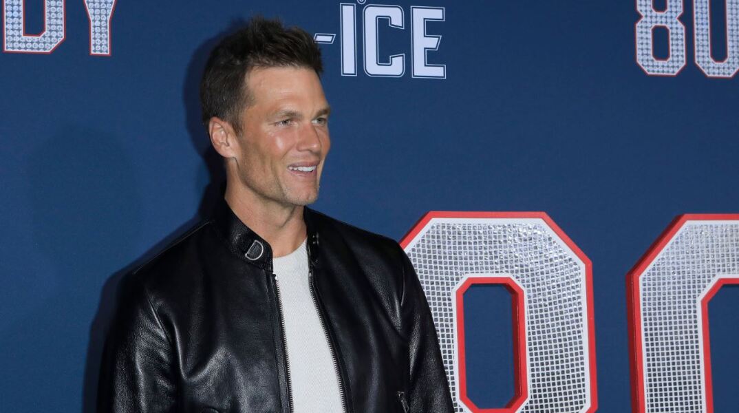 «Πώς τον εντοπίζουν οι κάμερες;» - Ο Τομ Μπρέιντι τρολάρει με μοναδικό τρόπο τον Κέβιν Χαρτ