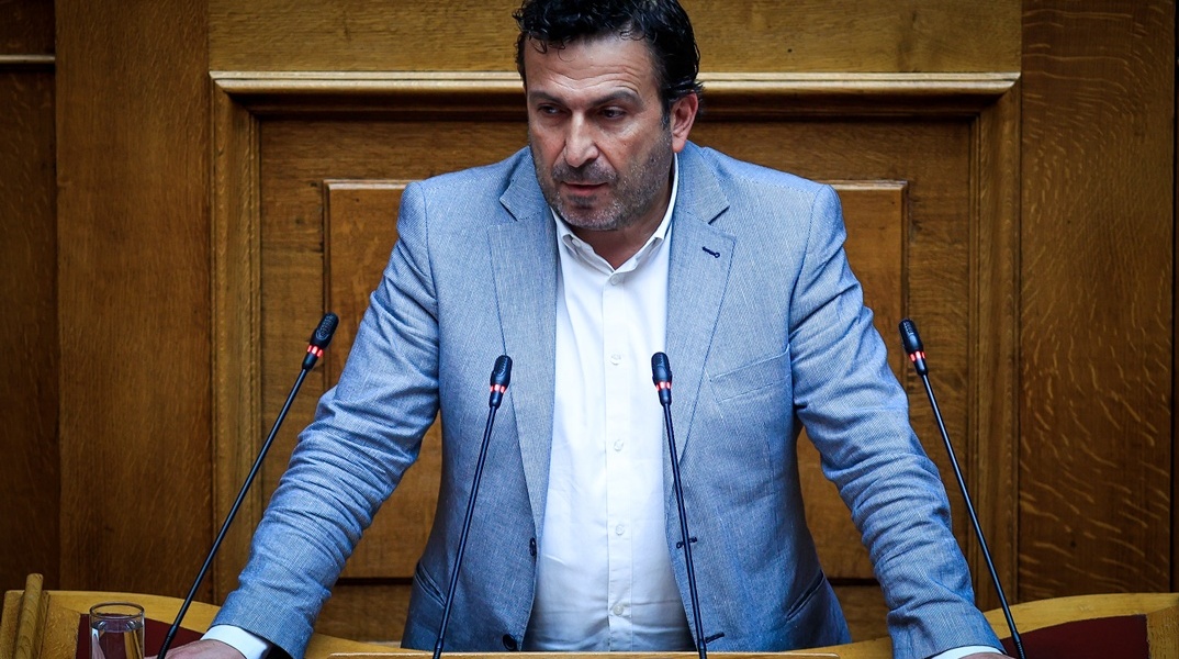 Στέφανος Παραστατίδης