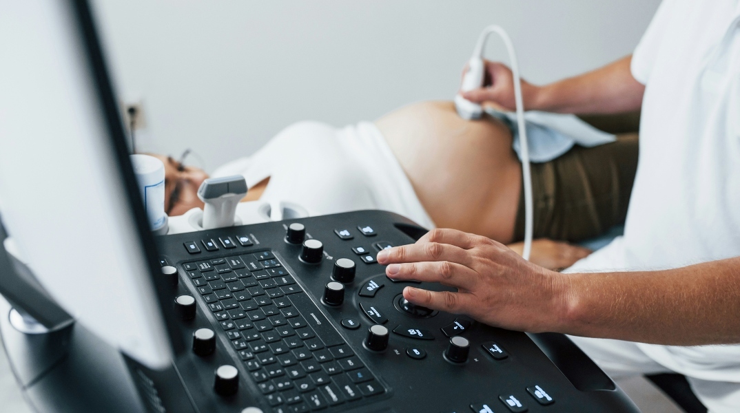 γυναικολόγος, εξεταση, ασθενης