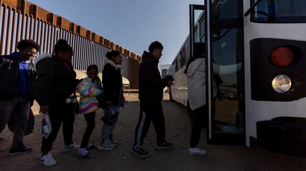 Μετανάστες στα σύνορα των ΗΠΑ με το Μεξικό