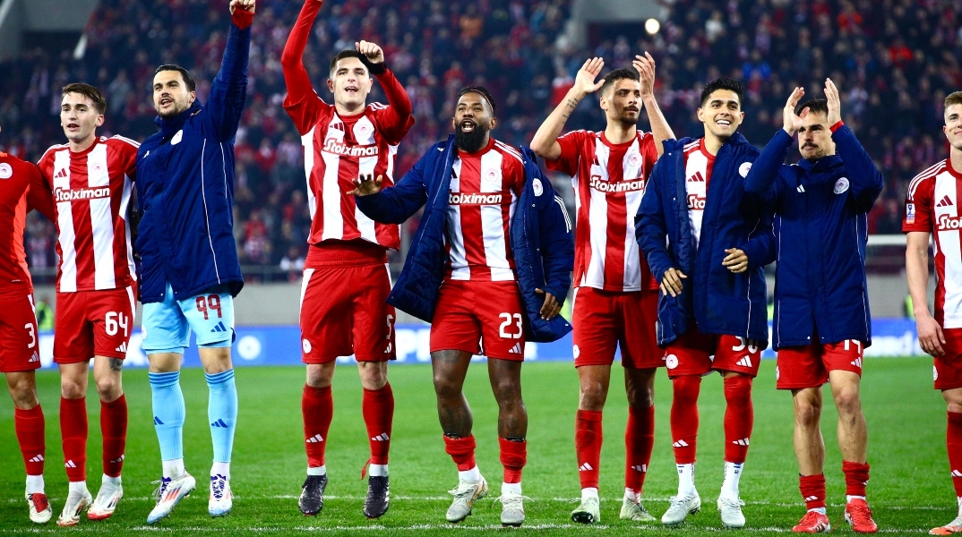 ποδοσφαιριστες πανυγηριζουν