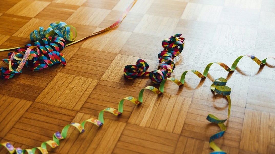 σερπαντινες στο πατωμα