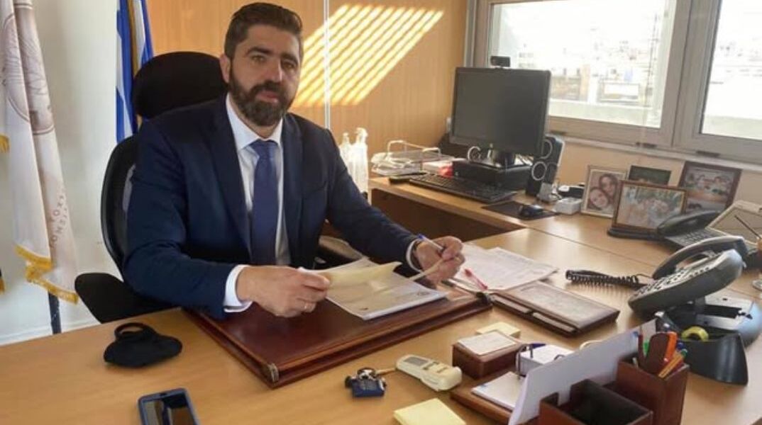 Φάνης Παππάς: Κουκολουφόροι διέλυσαν το γραφείο του βουλευτή 