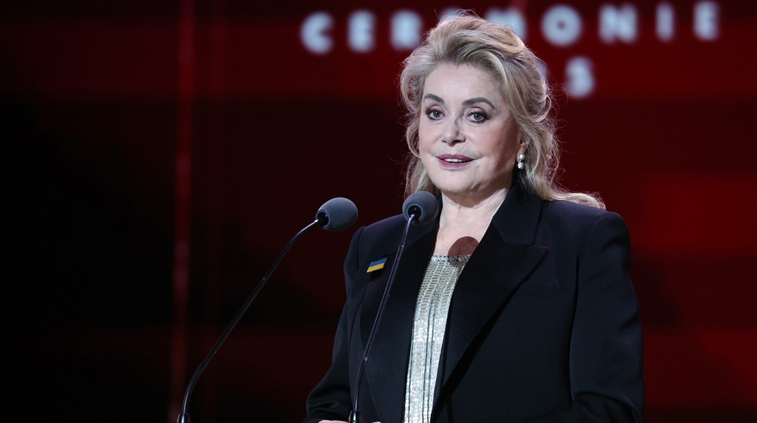 Κατρίν Ντενέβ: Εξέφρασε ξανά την υποστήριξή της στην Ουκρανία στα βραβεία Σεζάρ
