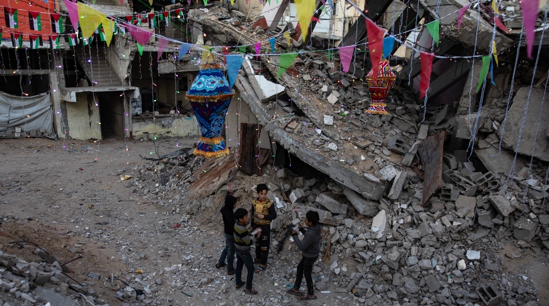 παιδια, Ερείπια, ΓΑζα