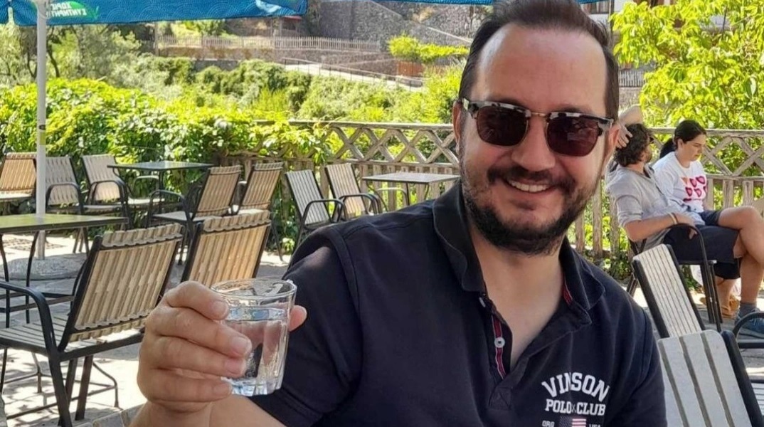 Ο Βασίλης Καλογήρου