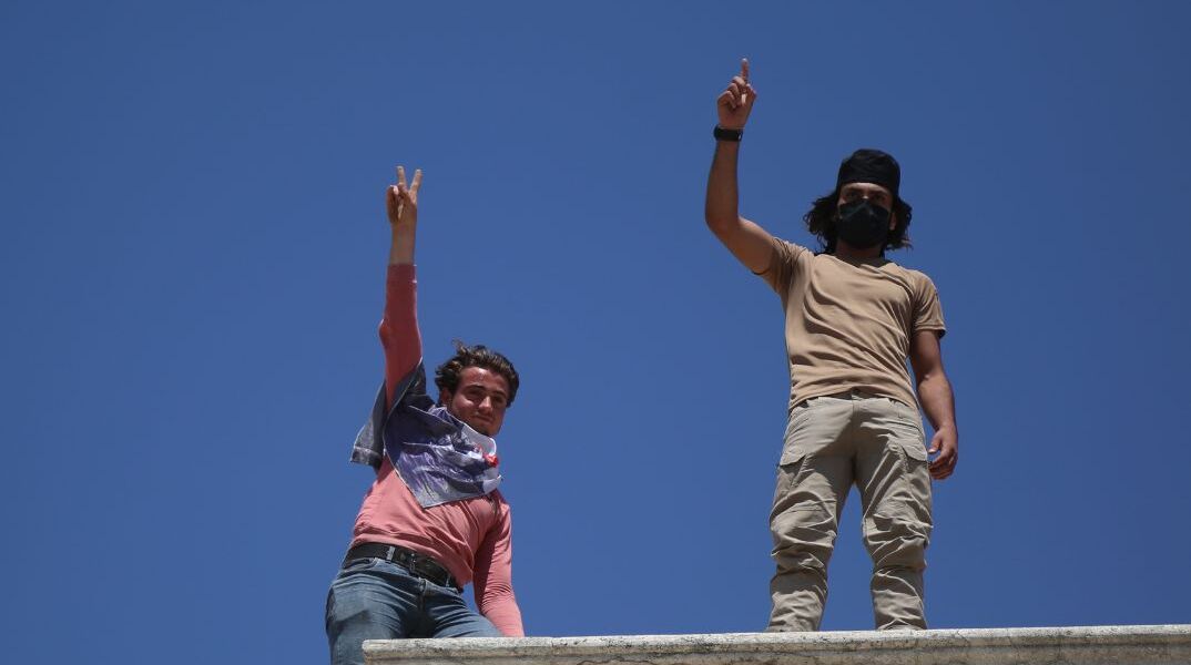 Συρία: Απομεινάρια των δυνάμεων του Άσαντ άνοιξαν μέτωπο με τον κυβερνητικό στρατό