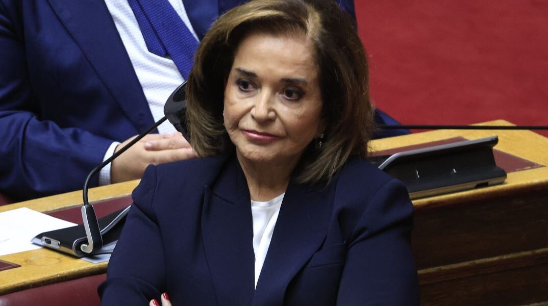 Μπακογιάννη: Κόντρα με τον Παναγιώτη Δουδωνή για τον ΣΥΡΙΖΑ και τους «διορισμένους» βουλευτές