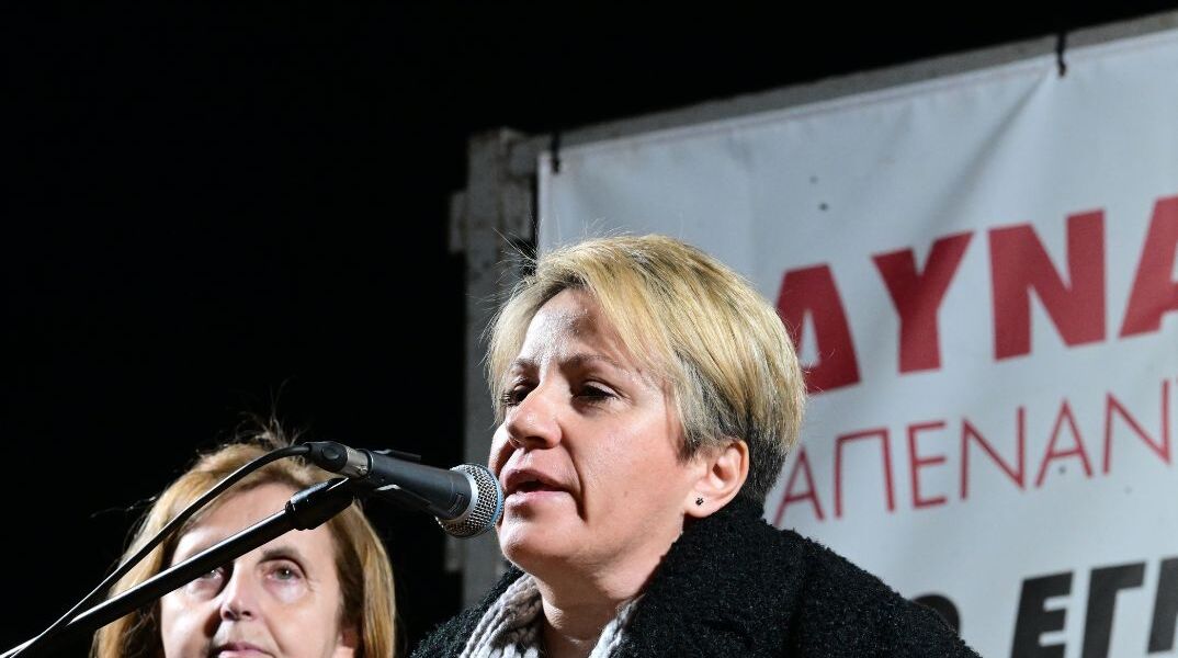 Τέμπη: Συγκίνησε η παρέμβαση μητέρων των θυμάτων κατά την εκδήλωση στο Σύνταγμα