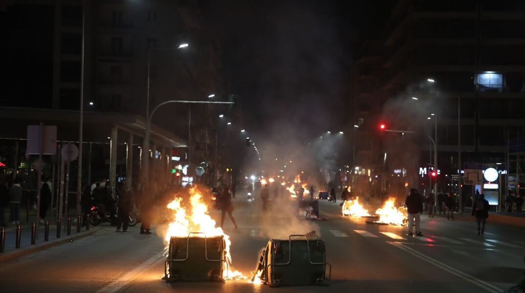 ΣΥΛΛΑΛΗΤΗΡΙΟ ΣΤΗΝ ΘΕΣΣΑΛΟΝΙΚΗ ΓΙΑ ΤΟ ΣΙΔΗΡΟΔΡΟΜΙΚΟ ΔΥΣΤΥΧΗΜΑ ΤΩΝ ΤΕΜΠΩΝ 