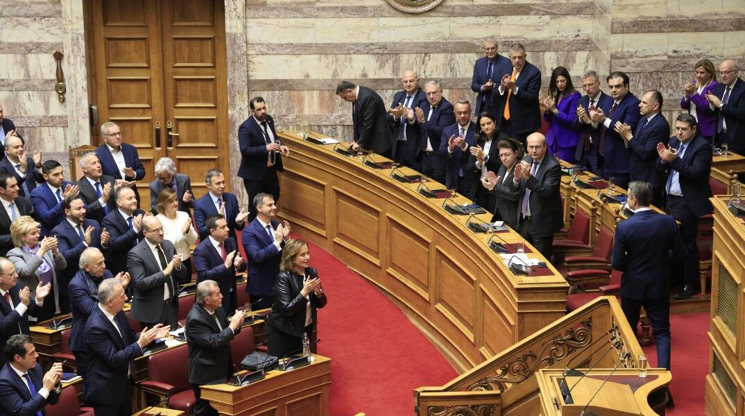 ΣΥΖΗΤΗΣΗ ΣΤΗΝ ΟΛΟΜΕΛΕΙΑ ΤΗΣ ΒΟΥΛΗΣ ΤΗΣ ΠΡΟΤΑΣΗΣ ΔΥΣΠΙΣΤΙΑΣ ΤΟΥ ΠΑΣΟΚ-ΚΙΝΗΜΑΤΟΣ ΑΛΛΑΓΗΣ ΚΑΤΑ ΤΗΣ ΚΥΒΕΡΝΗΣΗΣ / 3η ΗΜΕΡΑ