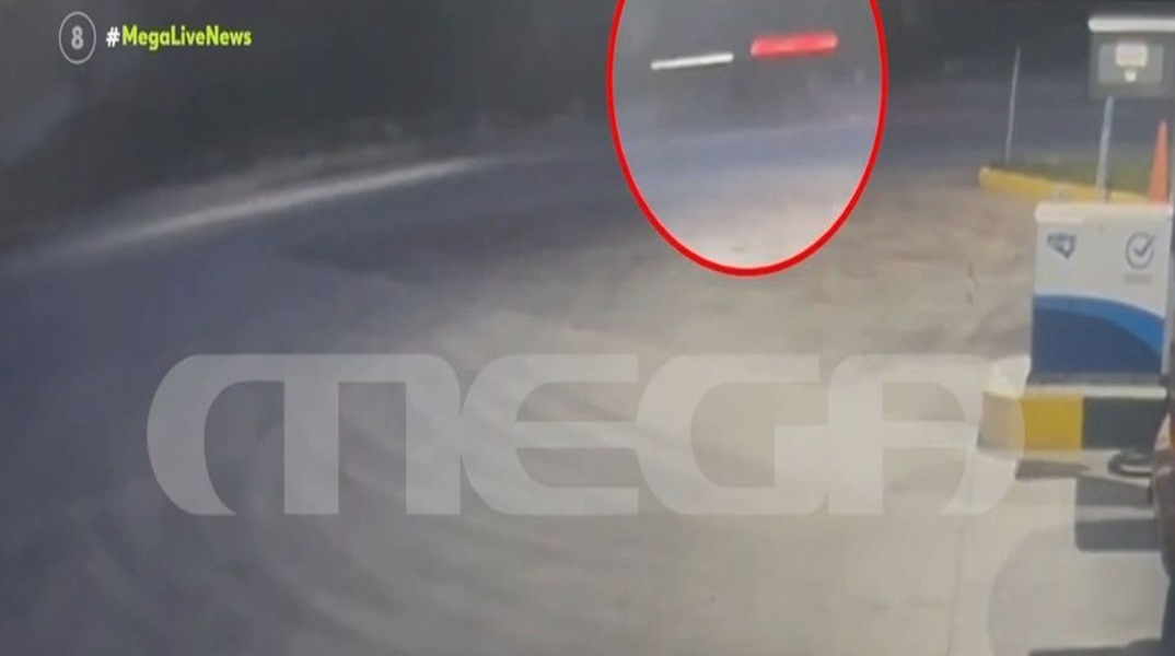 Βόλος: Βίντεο-ντοκουμέντο λίγο πριν από τη σύγκρουση της μηχανής που επέβαινε το νιόπαντρο ζευγάρι