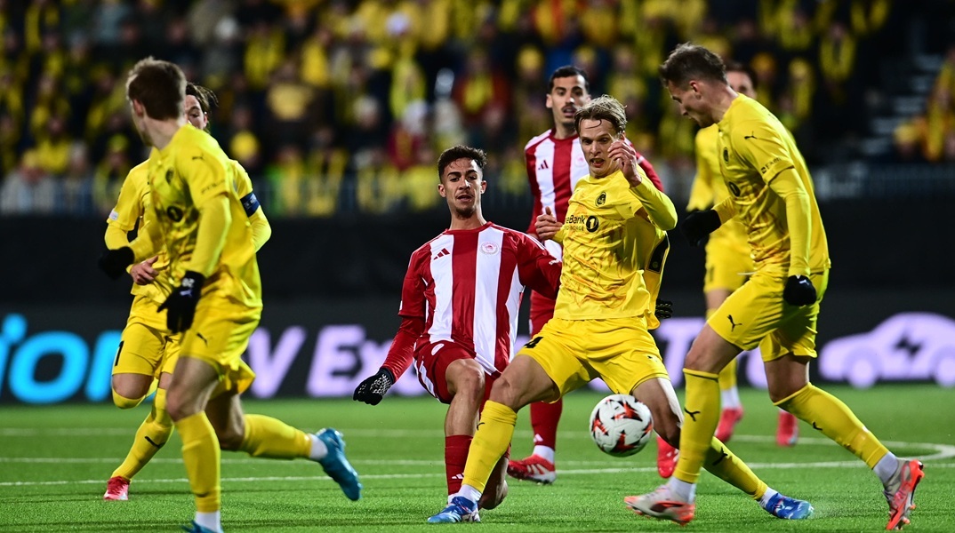 Μπόντο Γκλιμτ: Το βίντεο από την Αθήνα υπό τους ήχους μπουζουκιού