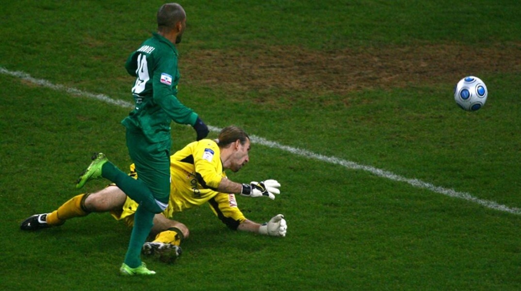 Πέθανε πρώην τερμοτοφύλακας του Πανσερραϊκού - Έπεσε από μπαλκόνι και τραυματίστηκε θανάσιμα