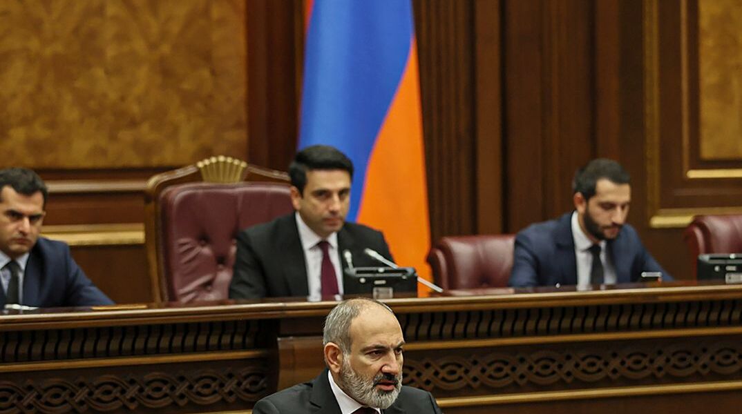 Αρμενία-Αζερμπαϊτζάν: Συμφωνία για τον τερματισμό της σχεδόν 40 ετών σύγκρουσης