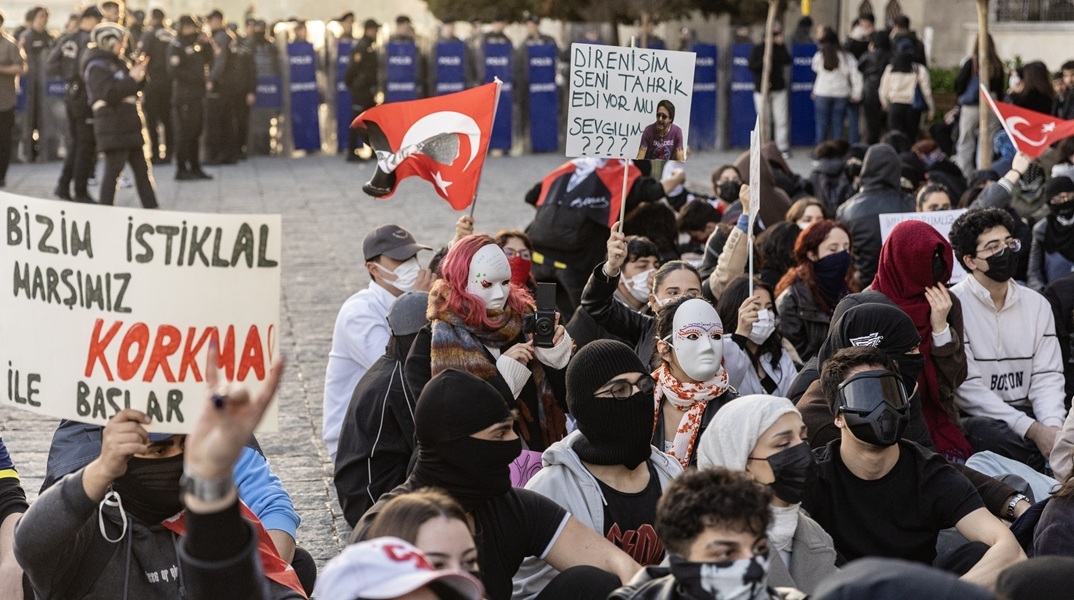 Τουρκία: Δημοσιογράφος του BBC συνελήφθη και απελάθηκε μετά την κάλυψη διαδηλώσεων