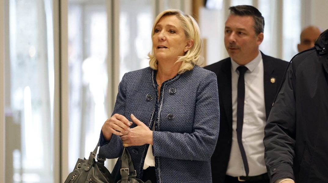 Ένοχη η Λεπέν για υπεξαίρεση δημοσίου χρήματος - Απαγόρευση συμμετοχής στις προεδρικές εκλογές