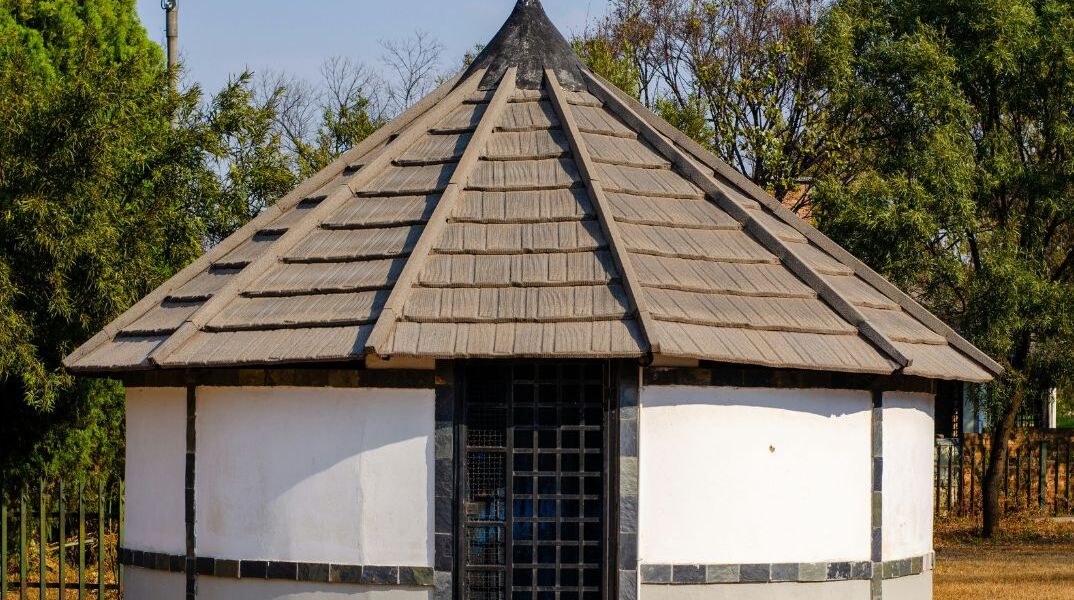 Bρετανία: Ιδιοκτήτης γραφείου κηδειών έκανε απάτη με τις στάχτες νεκρών