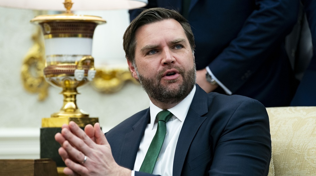 Στην αντεπίθεση η Κίνα και κατά Tζέι Ντι Βανς: Είναι άσχετος και ασεβής