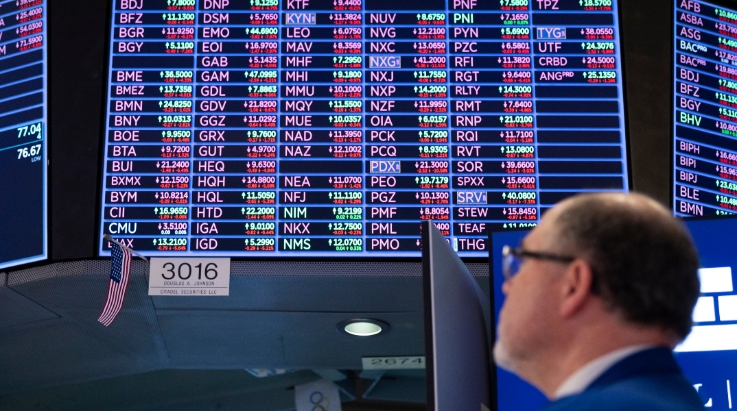 χρηματιστήριο, οθονες υπολογιστων, υπαλληλος 