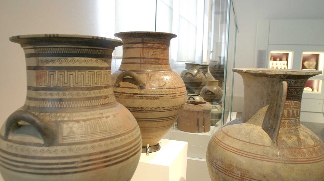 Ελληνικός αμφορέας αποσύρθηκε από γκαλερί του Λονδίνου ελέω παράνομης ανασκαφής στην Ιταλία