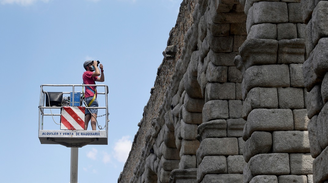 Ισπανία: Βρετανός τουρίστας πέθανε μετά από πτώση στο ιστορικό υδραγωγείο της Σεγκόβια