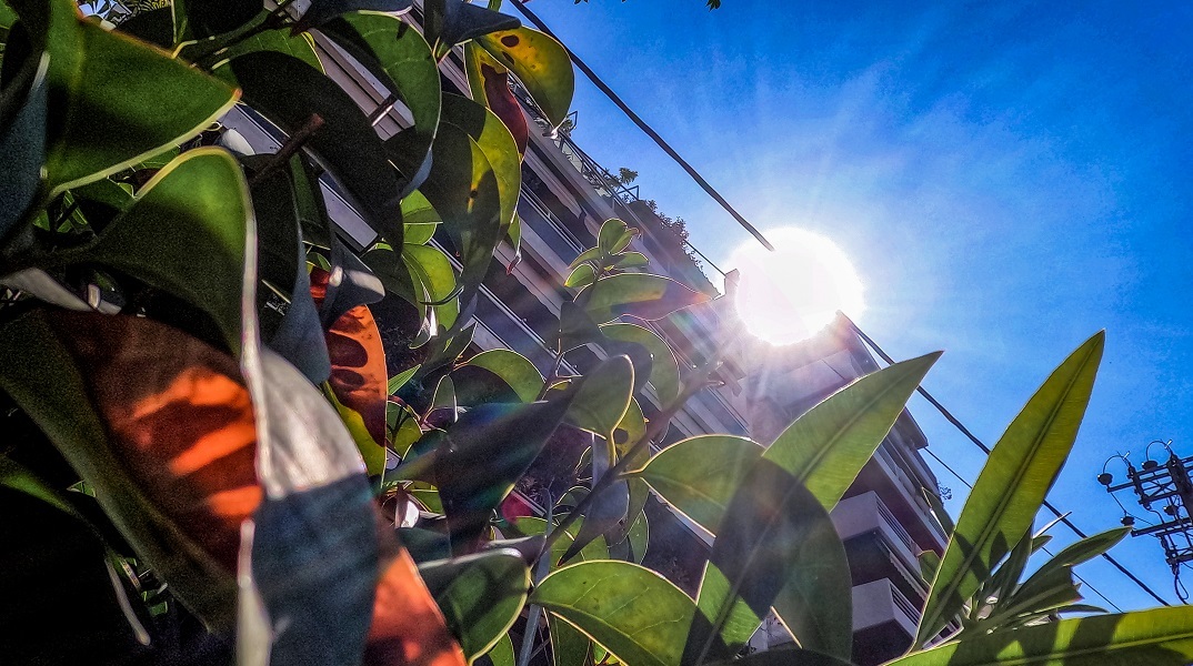 Καιρός: Άρωμα καλοκαιριού πριν το Πάσχα - Πού θα αγγίξει τους 30°C η θερμοκρασία