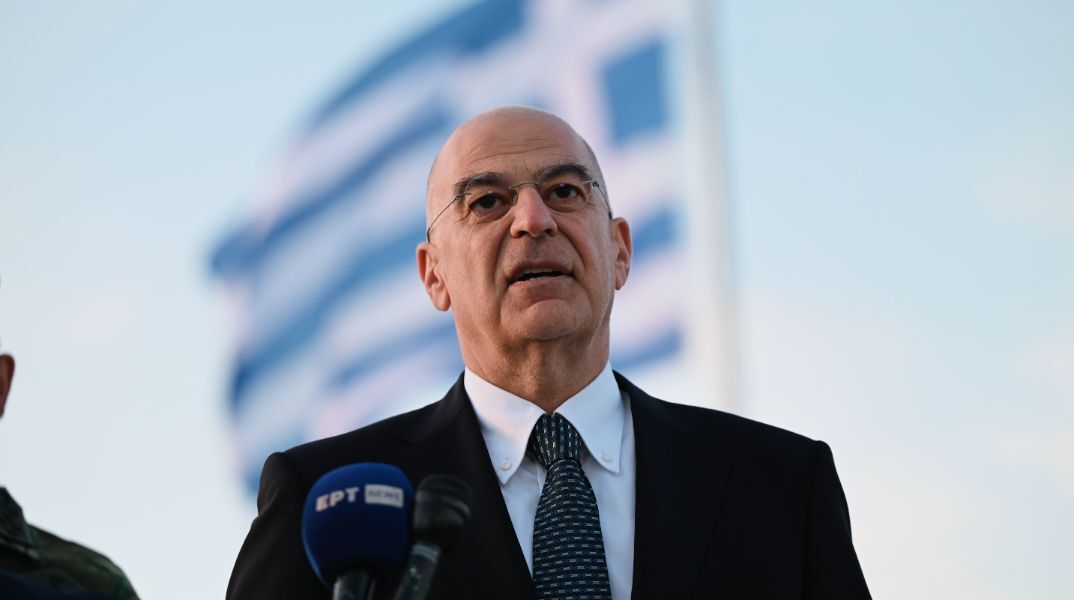 Δένδιας: Βαθιά ευγνωμοσύνη στις γυναίκες και τους άντρες των Ενόπλων Δυνάμεων που κάνουν Ανάσταση με το όπλο στο χέρι